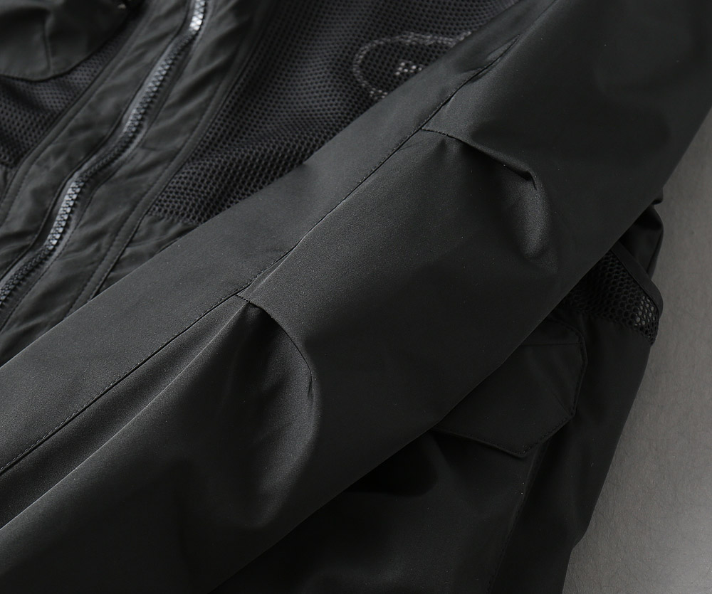 【PRADA  公式旗艦店】プラダ   ジャケット着 ご好評に付き再入荷！250107