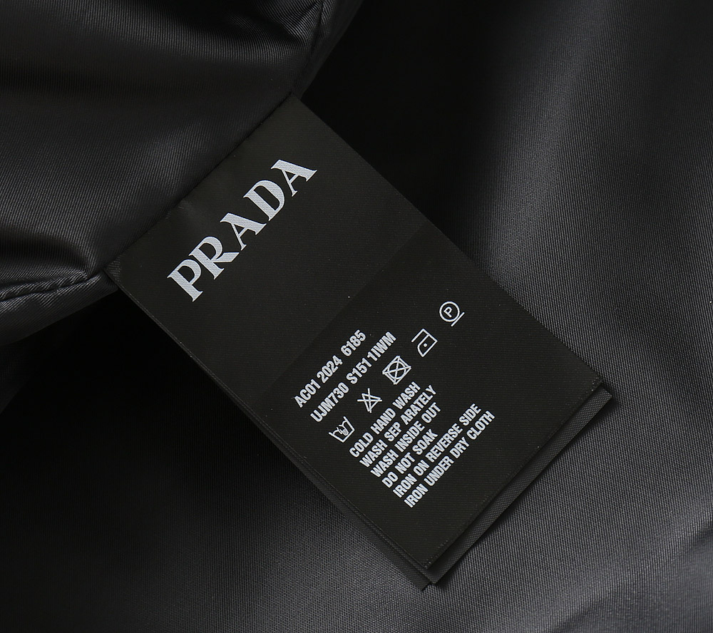 【PRADA  公式旗艦店】プラダ   ジャケット着 ご好評に付き再入荷！250107