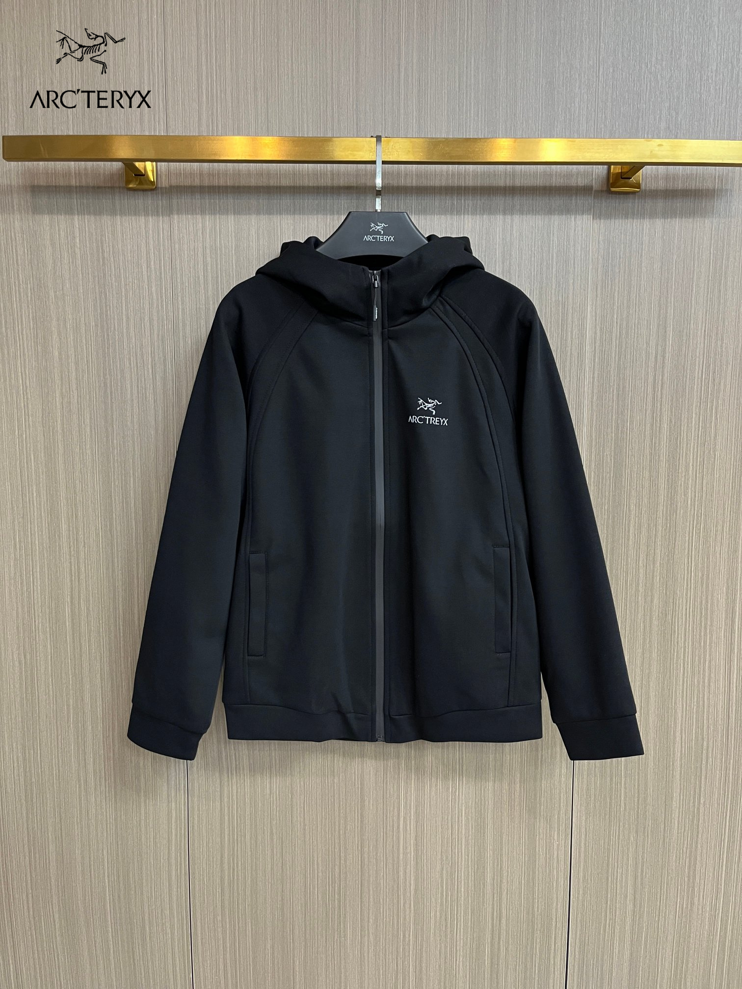 【ARCTERYX  公式旗艦店】アークテリクス  ジャケット着 ご好評に付き再入荷！250107