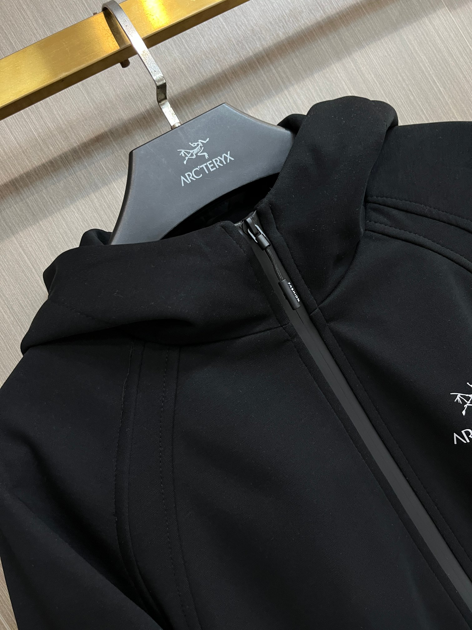 【ARCTERYX  公式旗艦店】アークテリクス  ジャケット着 ご好評に付き再入荷！250107