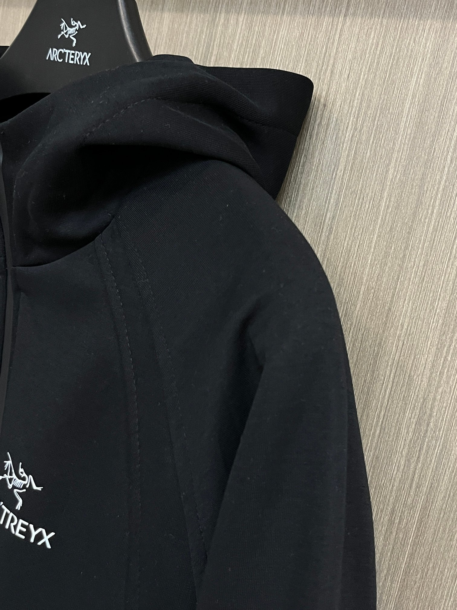 【ARCTERYX  公式旗艦店】アークテリクス  ジャケット着 ご好評に付き再入荷！250107
