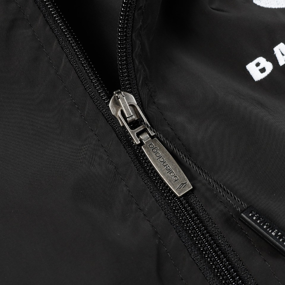 【BALENCIAGA  公式旗艦店】バレンシアガ    ジャケット着 好評に付き再入荷！250107