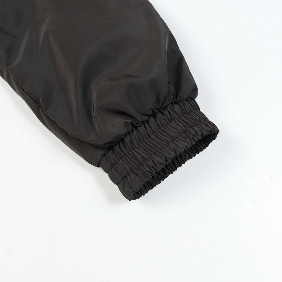 【BALENCIAGA  公式旗艦店】バレンシアガ    ジャケット着 好評に付き再入荷！250107