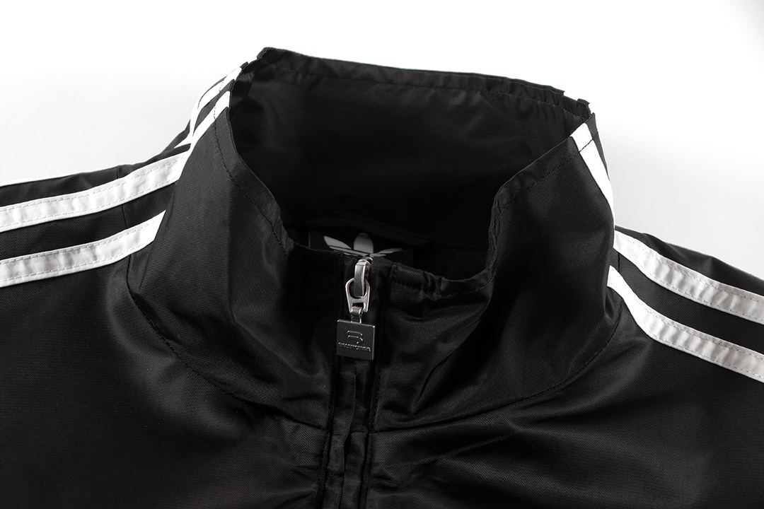 【BALENCIAGA  公式旗艦店】バレンシアガ    ジャケット着 好評に付き再入荷！250107