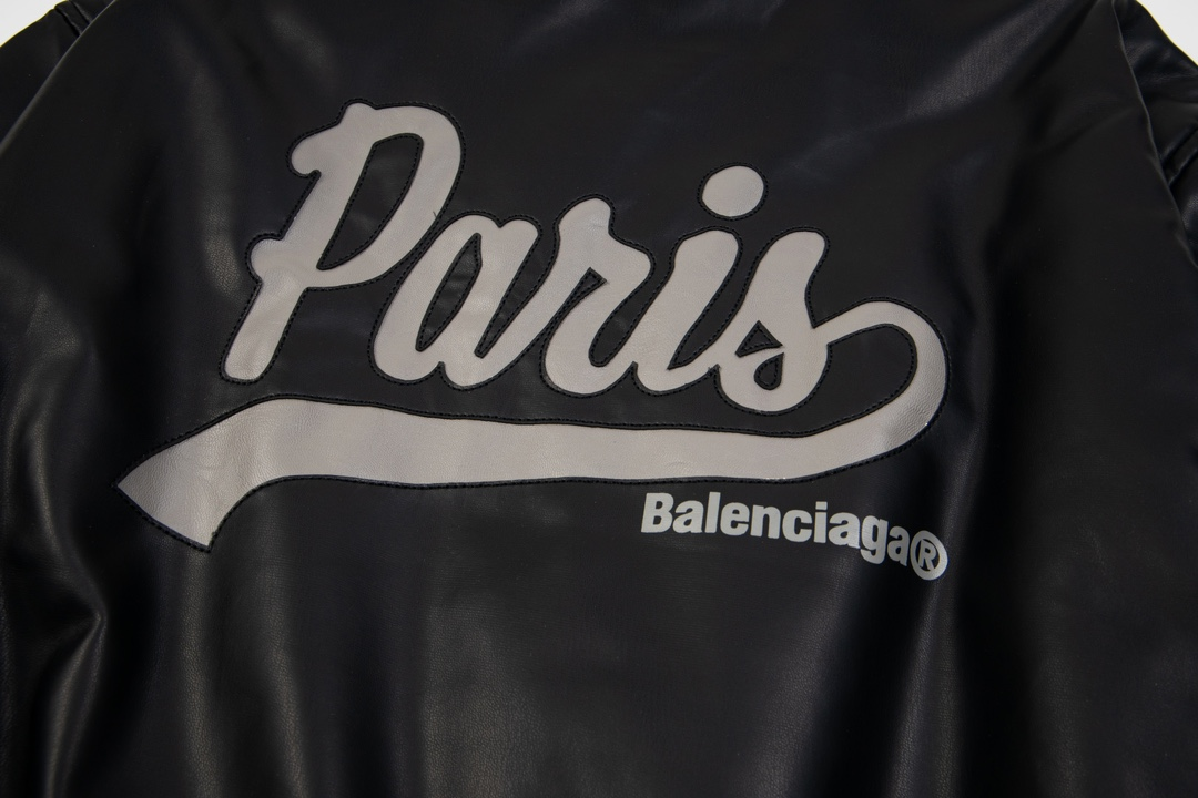 【BALENCIAGA  公式旗艦店】バレンシアガ    ジャケット着 好評に付き再入荷！250107