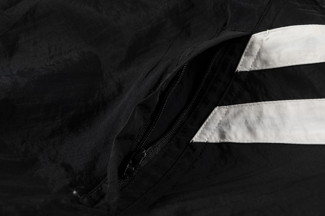 【BALENCIAGA  公式旗艦店】バレンシアガ    ジャケット着 好評に付き再入荷！250107