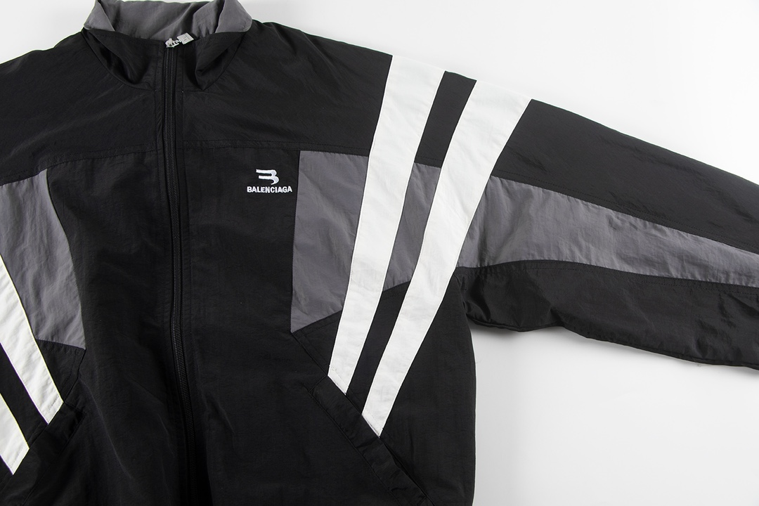 【BALENCIAGA  公式旗艦店】バレンシアガ    ジャケット着 好評に付き再入荷！250107