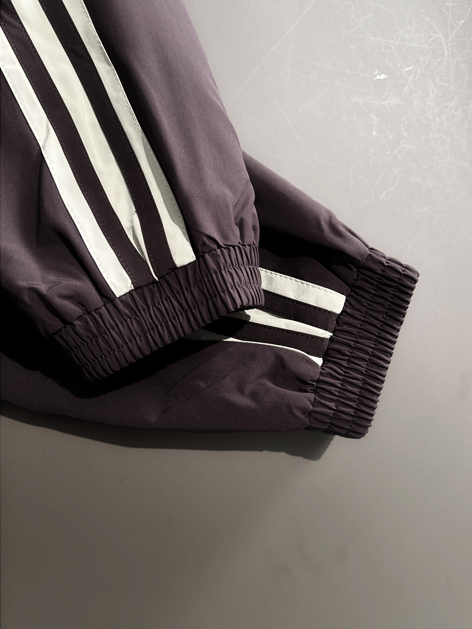 【BALENCIAGA  公式旗艦店】バレンシアガ   ジャケット着 ご好評に付き再入荷！250107