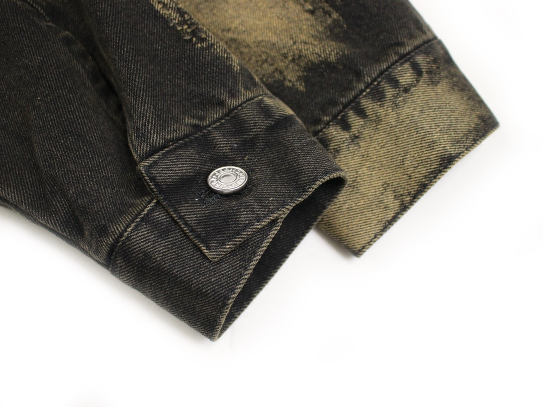 【BALENCIAGA  公式旗艦店】バレンシアガ    ジャケット着 好評に付き再入荷！250108