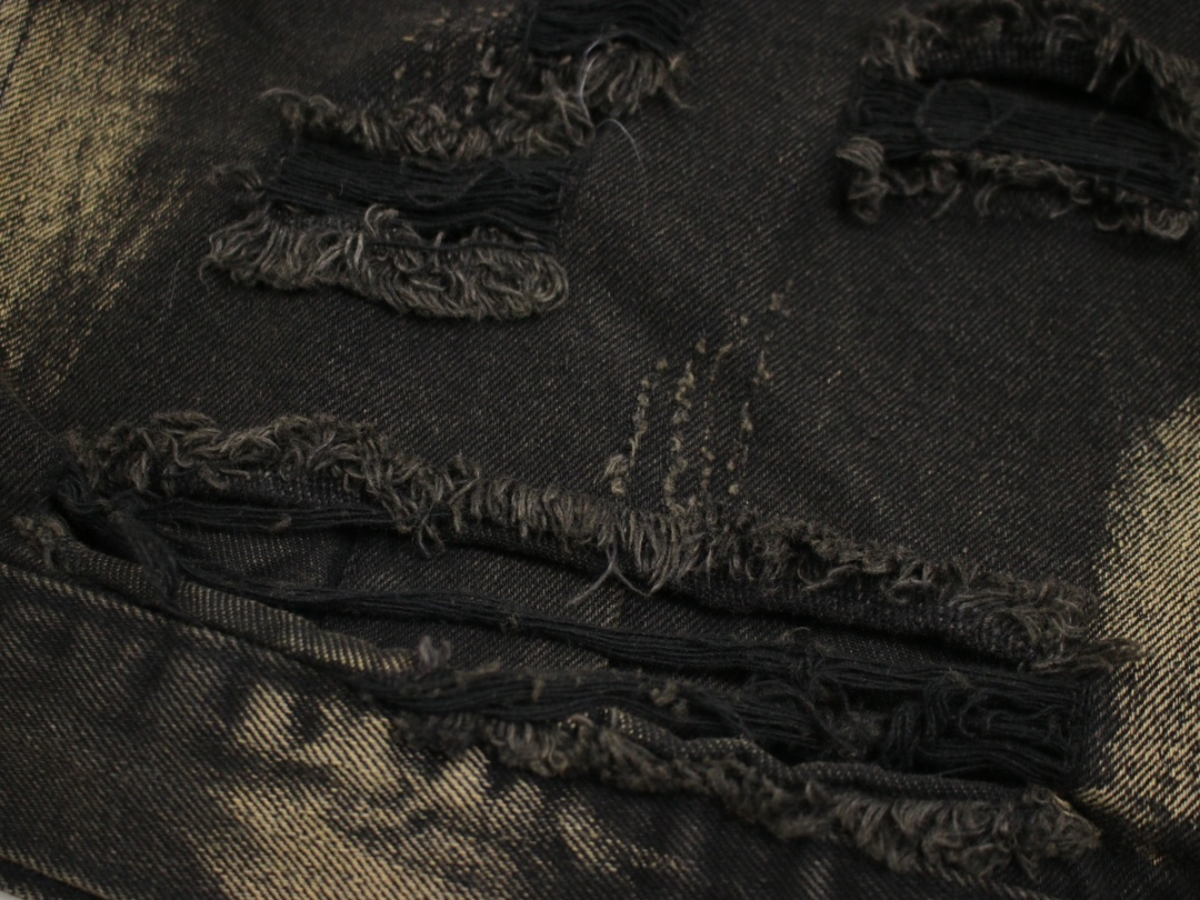 【BALENCIAGA  公式旗艦店】バレンシアガ    ジャケット着 好評に付き再入荷！250108