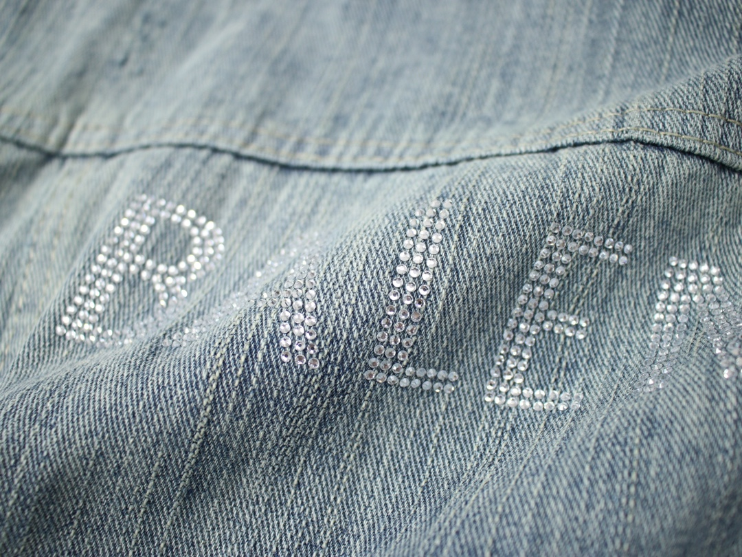 【BALENCIAGA  公式旗艦店】バレンシアガ    ジャケット着 好評に付き再入荷！250108