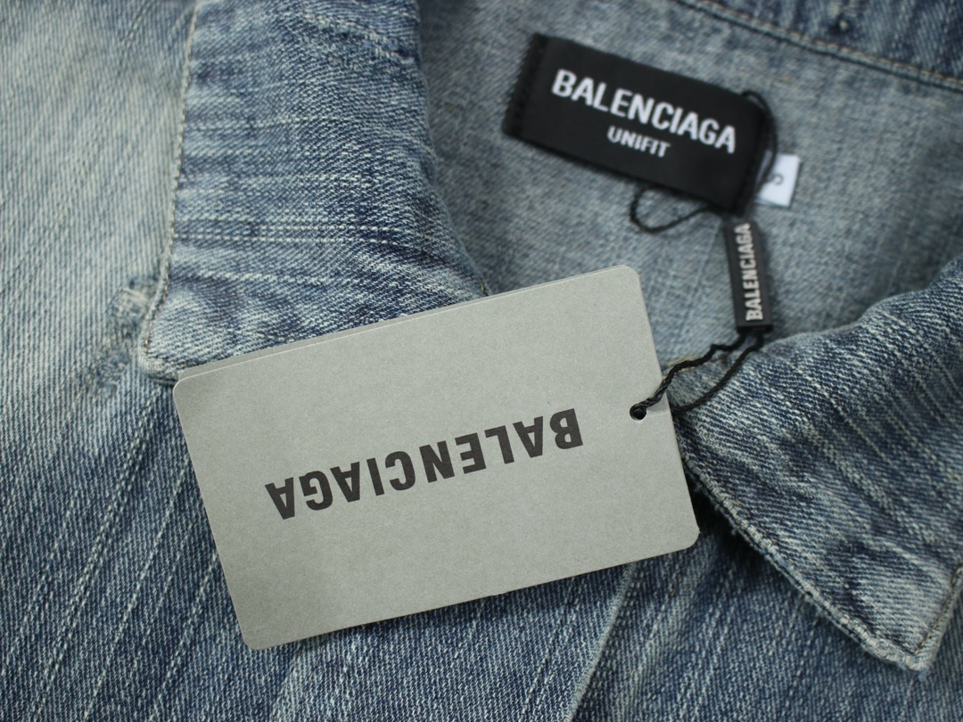 【BALENCIAGA  公式旗艦店】バレンシアガ    ジャケット着 好評に付き再入荷！250108