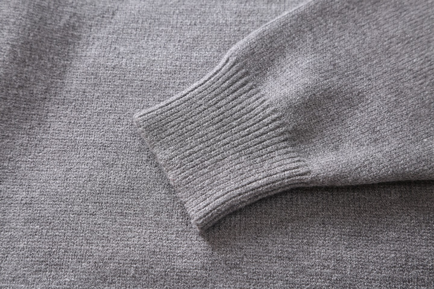 【GUCCI 公式旗艦店】グッチ  セーター好評に付き再入荷！250108