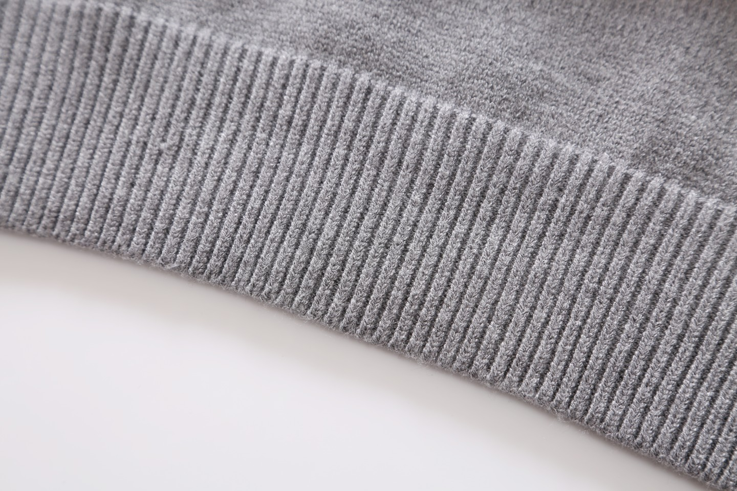 【GUCCI 公式旗艦店】グッチ  セーター好評に付き再入荷！250108