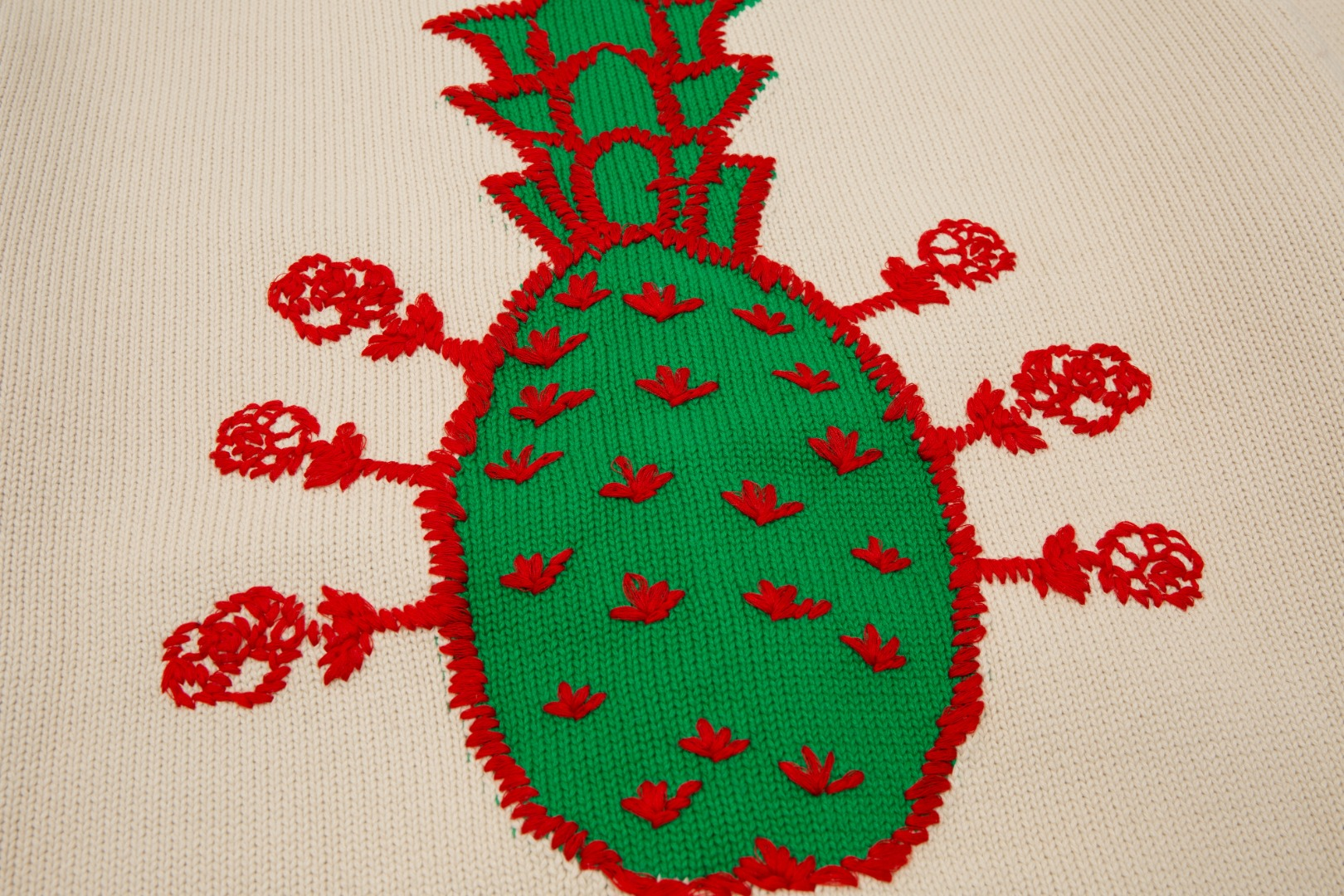 【GUCCI 公式旗艦店】グッチ  セーター好評に付き再入荷！250108