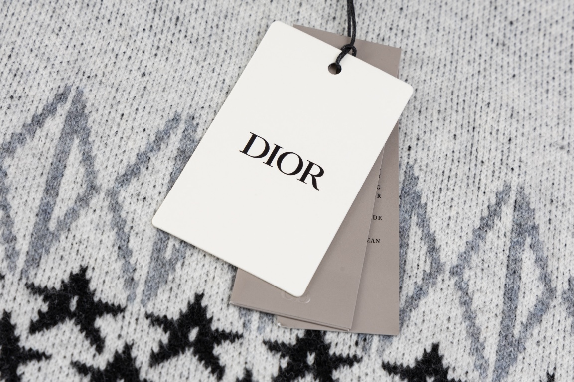 【DIOR 公式旗艦店】ディオール  セーター好評に付き再入荷！250108