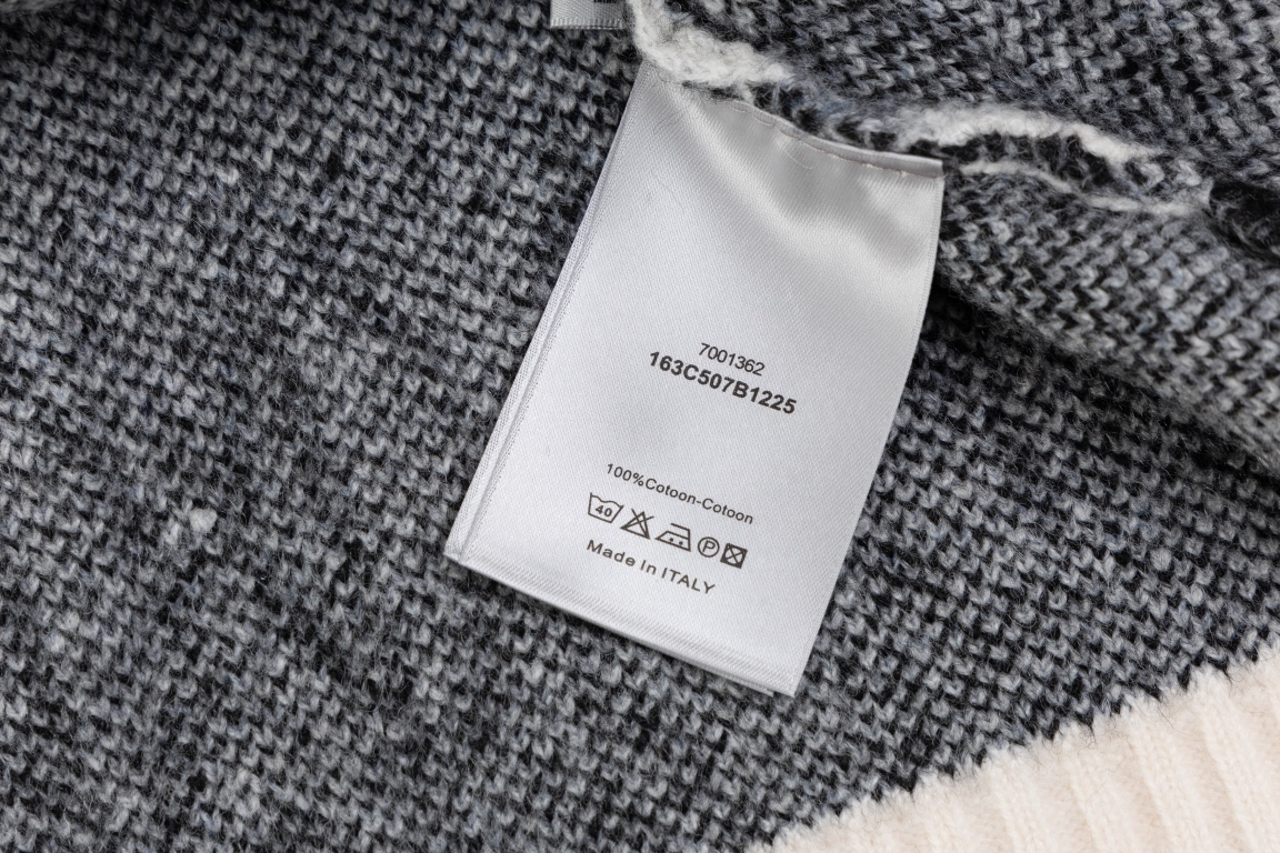 【DIOR 公式旗艦店】ディオール  セーター好評に付き再入荷！250108