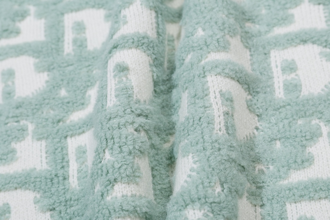 【DIOR  公式旗艦店】ディオール  セーター好評に付き再入荷！250108