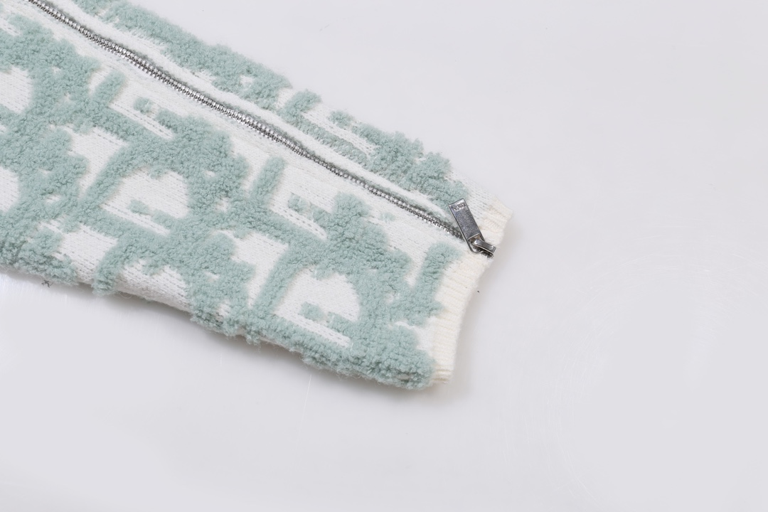 【DIOR  公式旗艦店】ディオール  セーター好評に付き再入荷！250108