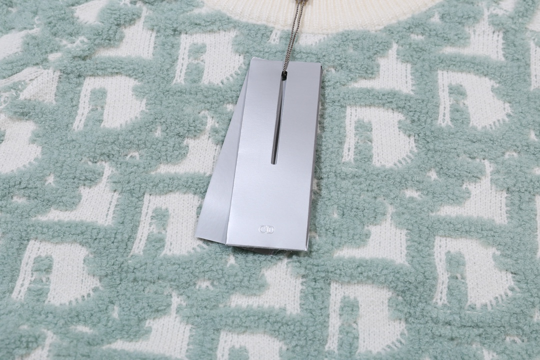 【DIOR  公式旗艦店】ディオール  セーター好評に付き再入荷！250108