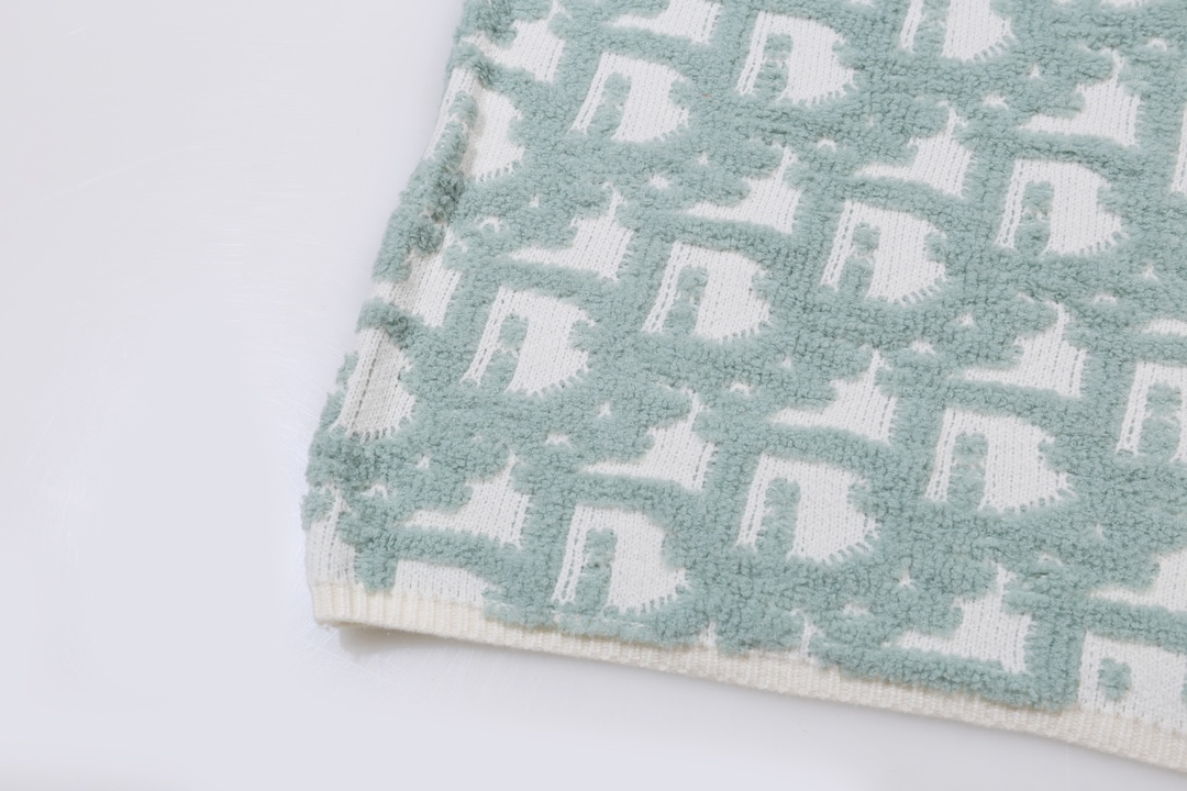 【DIOR  公式旗艦店】ディオール  セーター好評に付き再入荷！250108