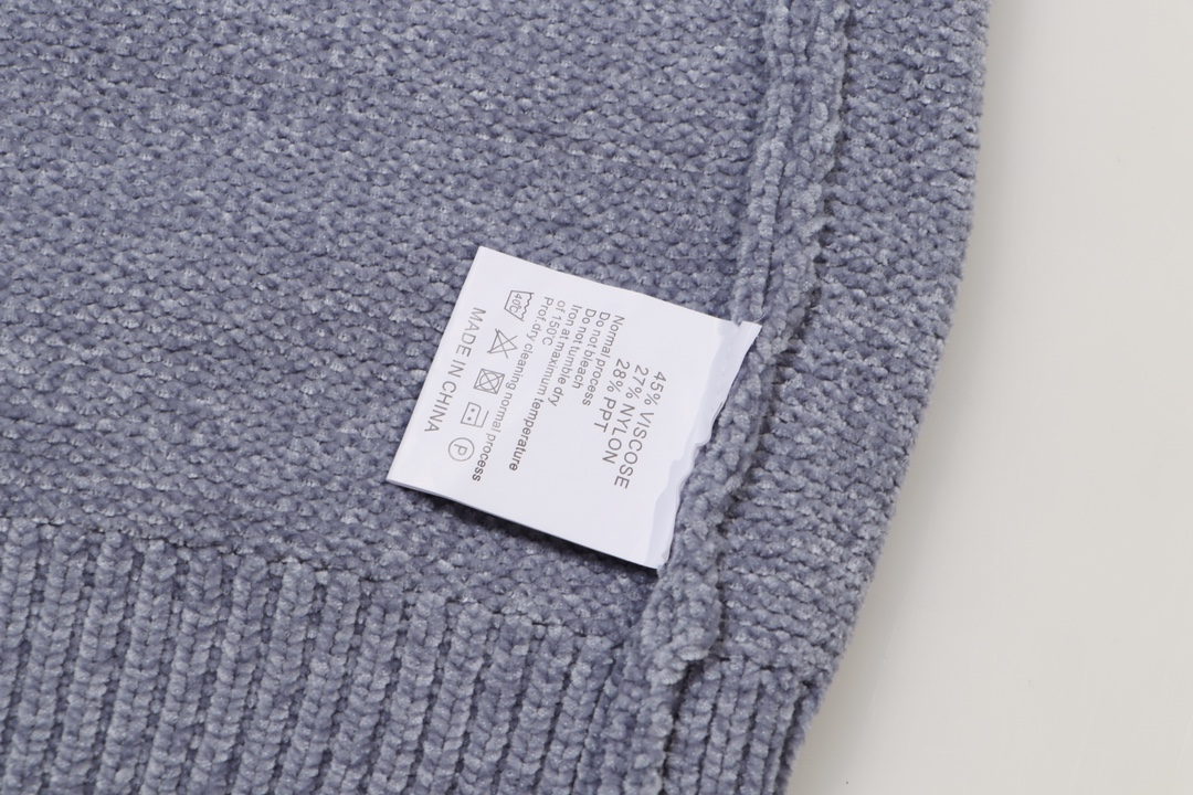 【DIOR  公式旗艦店】ディオール  セーター好評に付き再入荷！250108