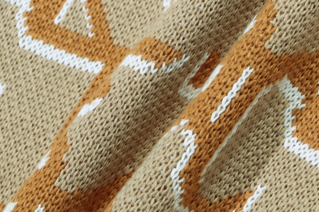 【DIOR  公式旗艦店】ディオール  セーター好評に付き再入荷！250108