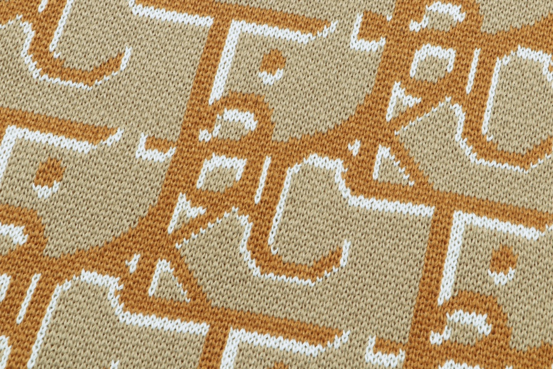 【DIOR  公式旗艦店】ディオール  セーター好評に付き再入荷！250108