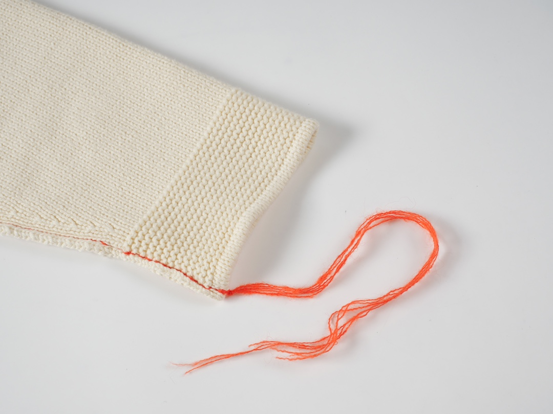 【DIOR 公式旗艦店】ディオール  セーター好評に付き再入荷！250108