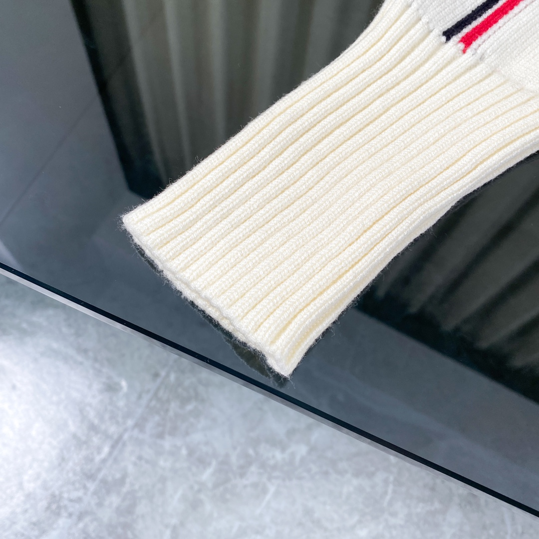 【DIOR 公式旗艦店】ディオール  セーター好評に付き再入荷！250108