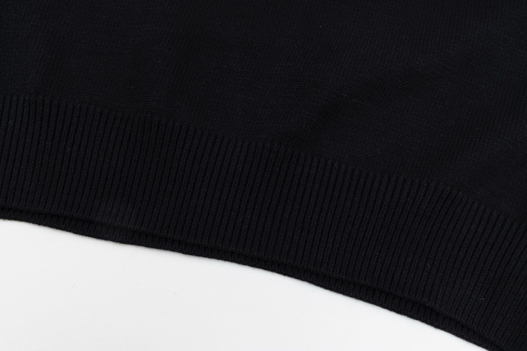 【BALENCIAGA  公式旗艦店】バレンシアガ   セーター好評に付き再入荷！ 250109