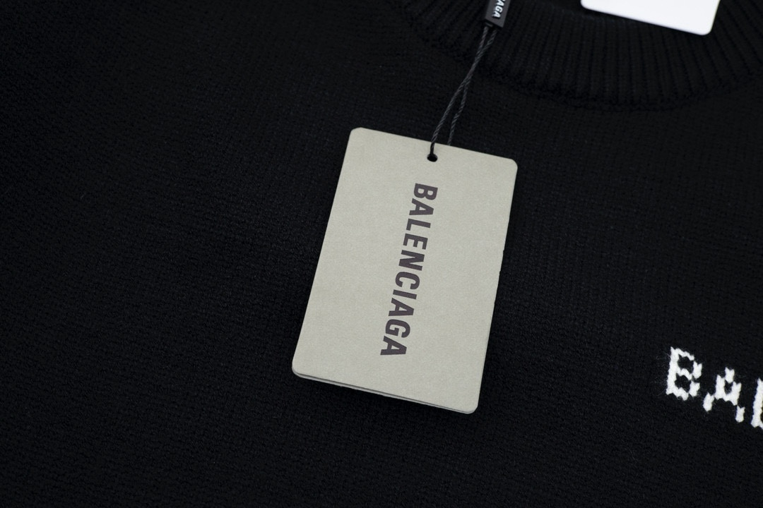 【BALENCIAGA  公式旗艦店】バレンシアガ   セーター好評に付き再入荷！ 250109
