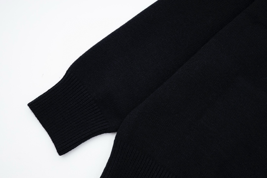 【BALENCIAGA  公式旗艦店】バレンシアガ   セーター好評に付き再入荷！ 250109