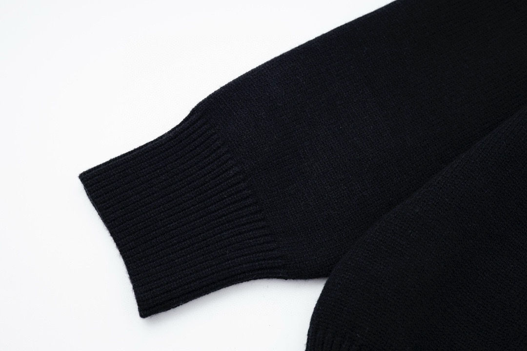 【BALENCIAGA  公式旗艦店】バレンシアガ   セーター好評に付き再入荷！ 250109