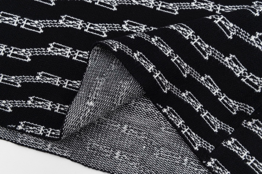 【BALENCIAGA  公式旗艦店】バレンシアガ   セーター好評に付き再入荷！ 250109