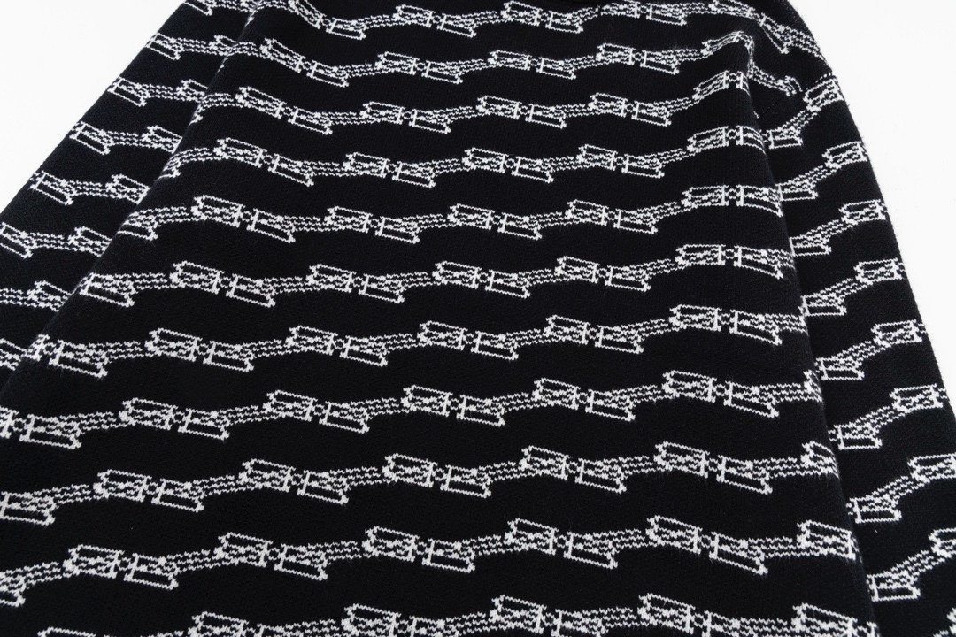 【BALENCIAGA  公式旗艦店】バレンシアガ   セーター好評に付き再入荷！ 250109