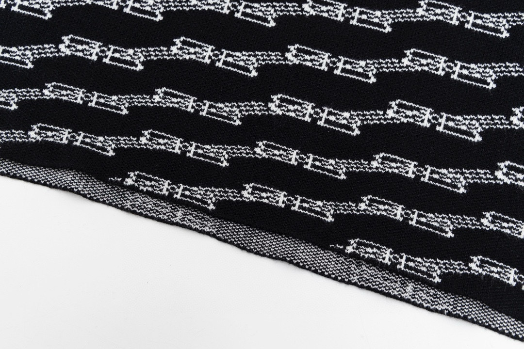 【BALENCIAGA  公式旗艦店】バレンシアガ   セーター好評に付き再入荷！ 250109
