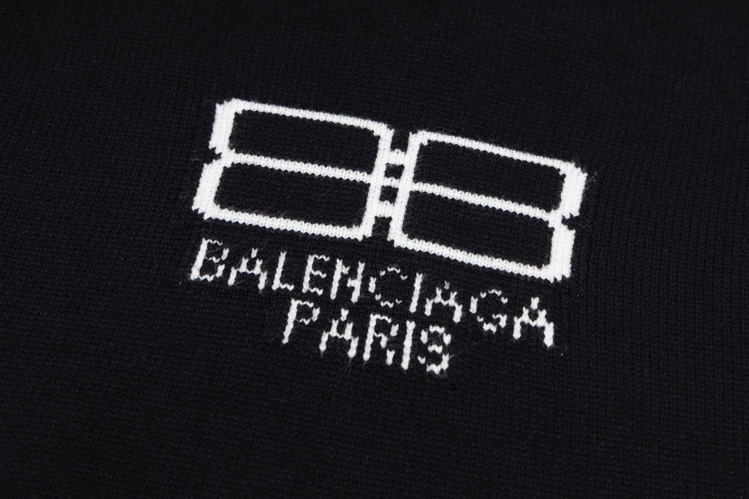 【BALENCIAGA  公式旗艦店】バレンシアガ   セーター好評に付き再入荷！ 250109
