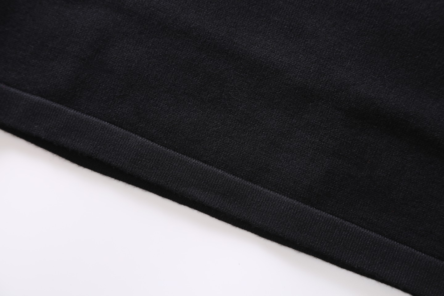 【DIOR  公式旗艦店】ディオール  セーター好評に付き再入荷！250108