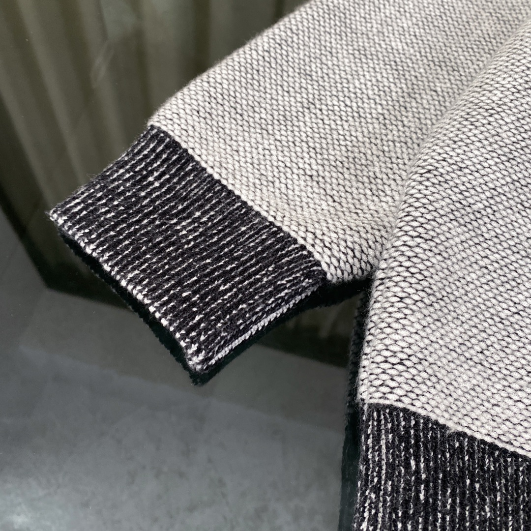 【LOEWE  公式旗艦店】ロエベ  セーター好評に付き再入荷！ 250109