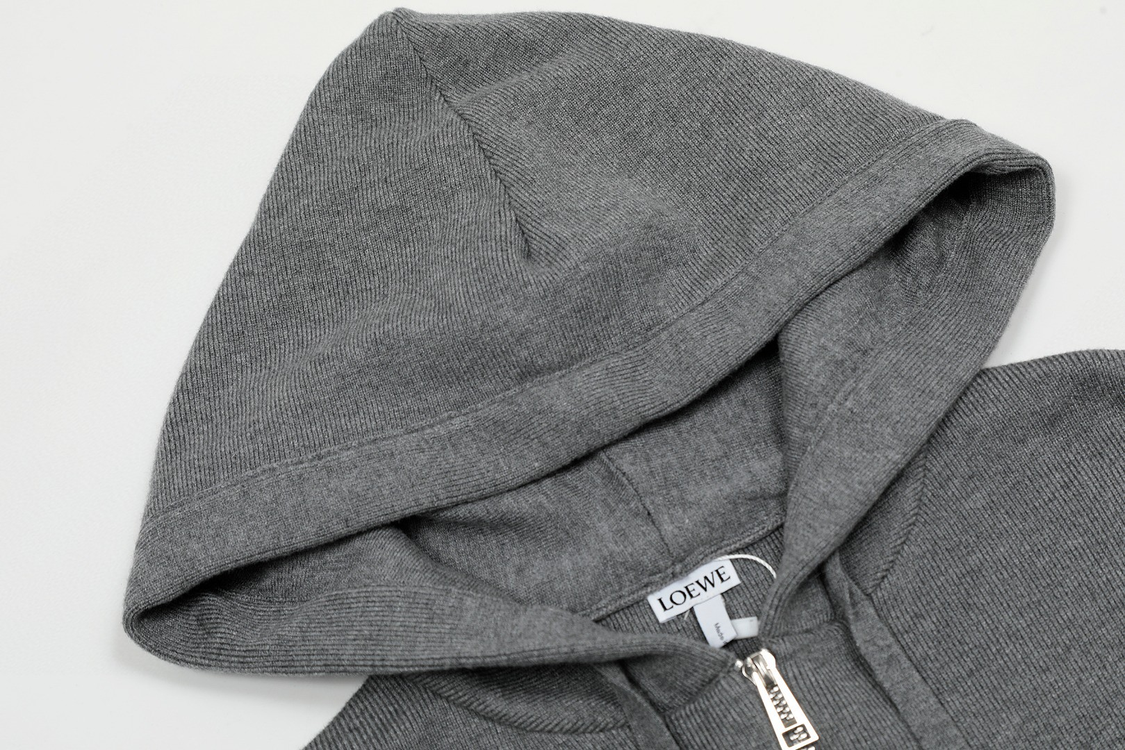 【BALENCIAGA  公式旗艦店】バレンシアガ   セーター好評に付き再入荷！ 250109