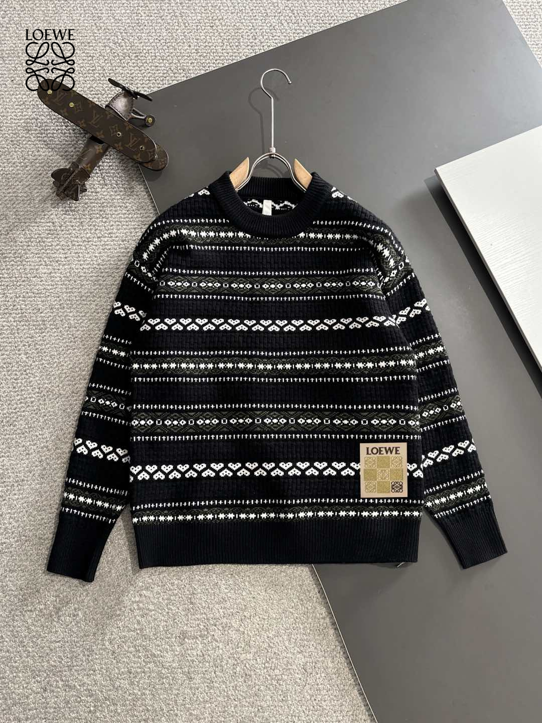 【LOEWE  公式旗艦店】ロエベ  ジャケット着 ご好評に付き再入荷！250107