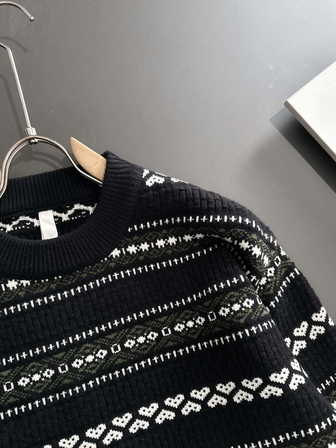 【LOEWE  公式旗艦店】ロエベ  ジャケット着 ご好評に付き再入荷！250107