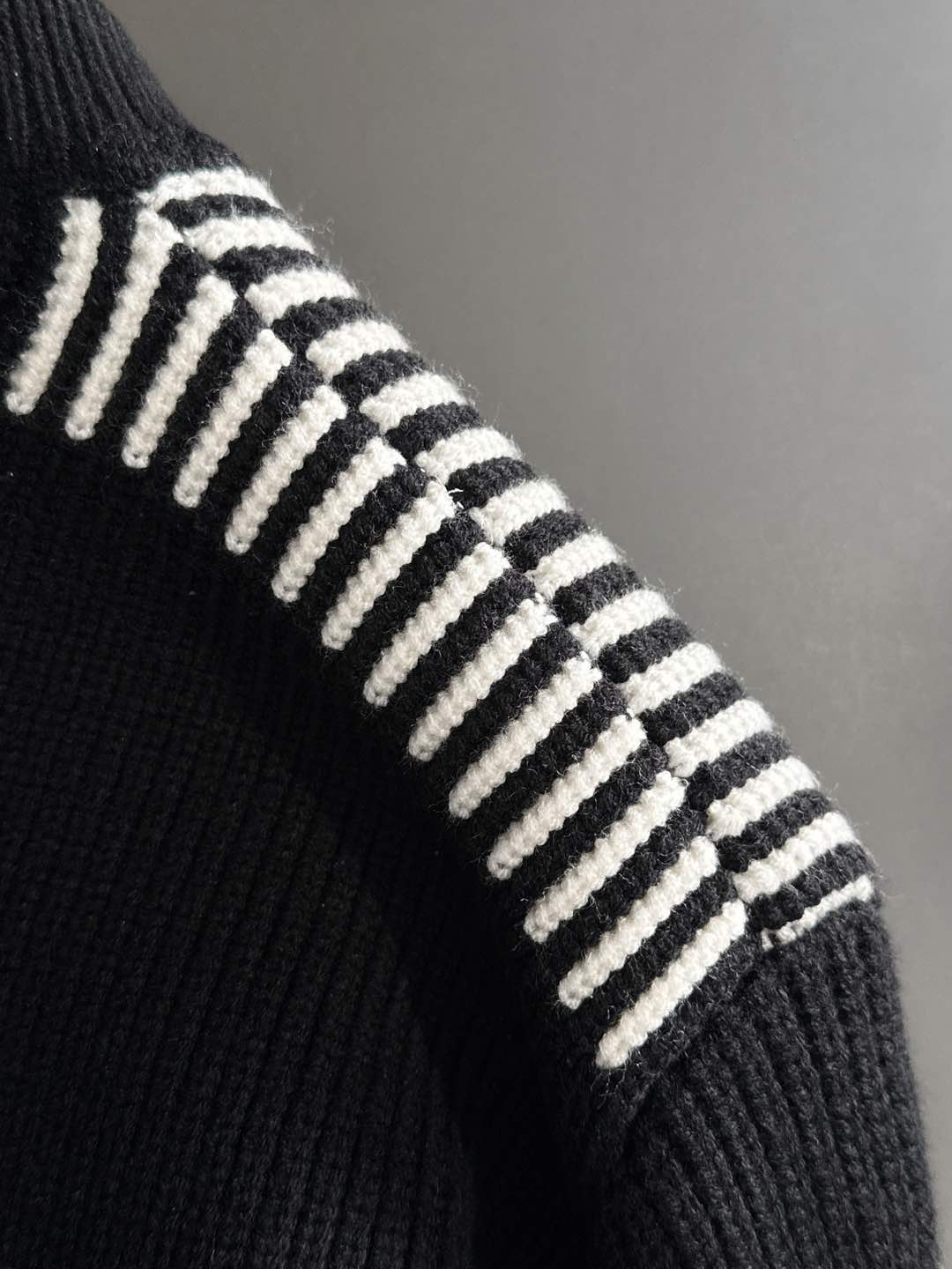 【LOEWE  公式旗艦店】ロエベ  セーター ご好評に付き再入荷！250107