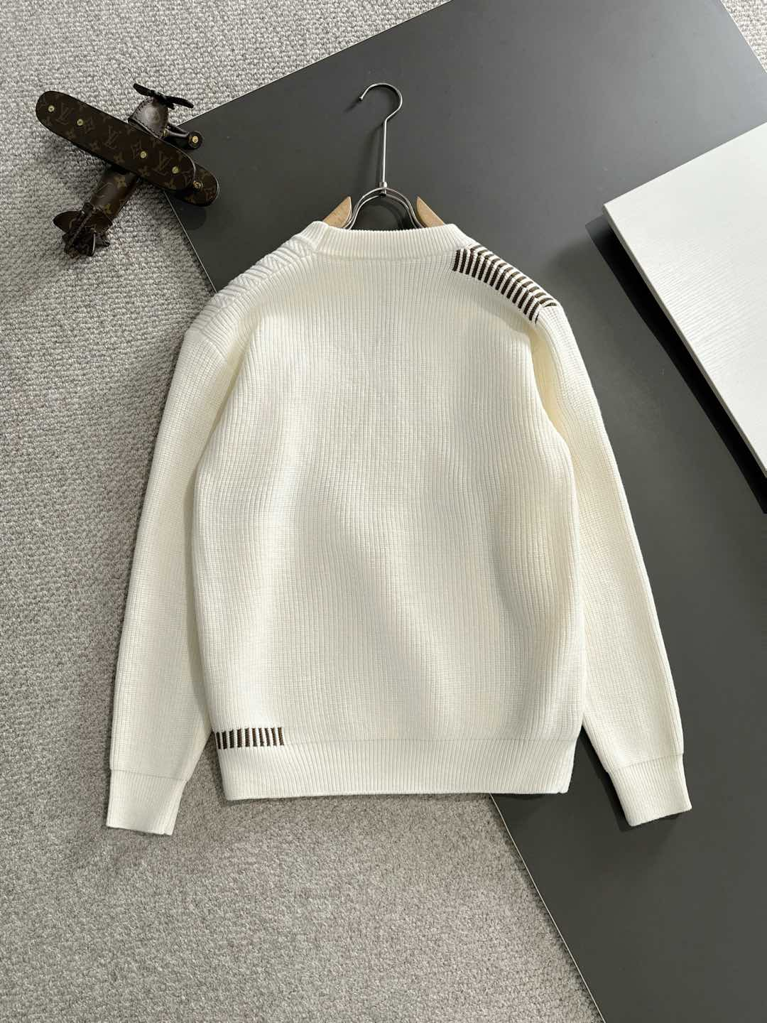 【LOEWE  公式旗艦店】ロエベ  セーター ご好評に付き再入荷！250107