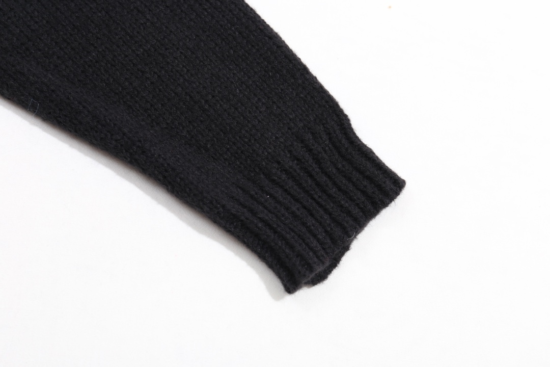 【OFF-WHITE   公式旗艦店】OFF-WHITE   セーター好評に付き再入荷！250109