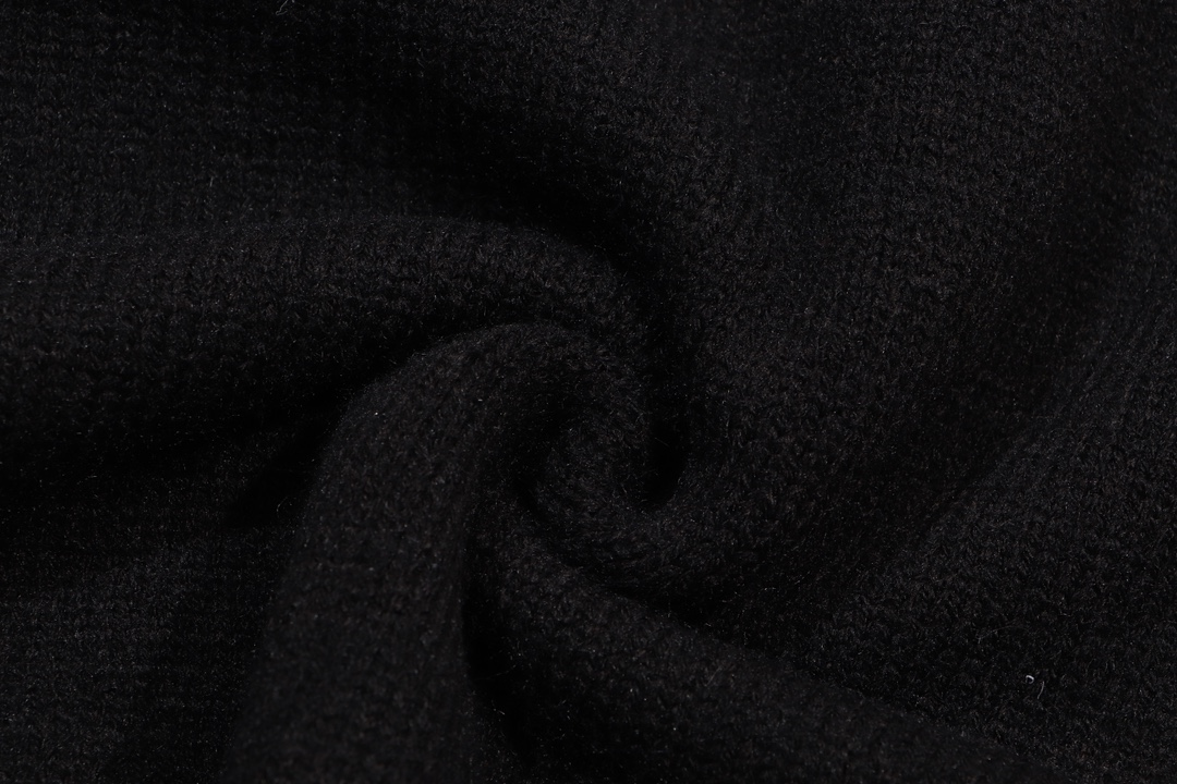 【OFF-WHITE   公式旗艦店】OFF-WHITE   セーター好評に付き再入荷！250109