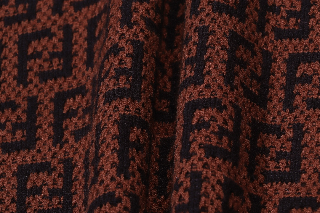 【FENDI  公式旗艦店】フェンディ  セーター好評に付き再入荷！250109
