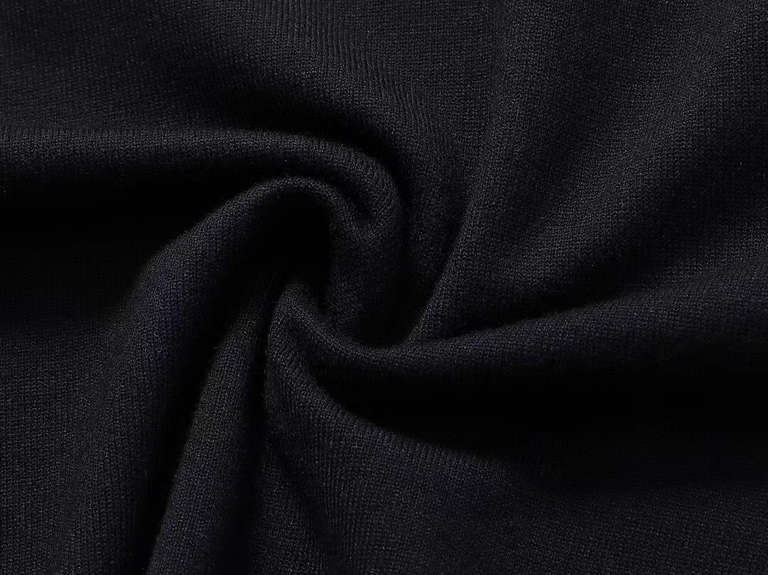 【FENDI 公式旗艦店】フェンディ   セーター好評に付き再入荷！250109