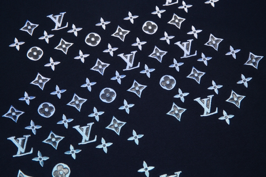 LV【LOUIS VUITTON  公式旗艦店】ルイヴィトン 丸首の衛衣 スウェット ご好評に付き再入荷！250110